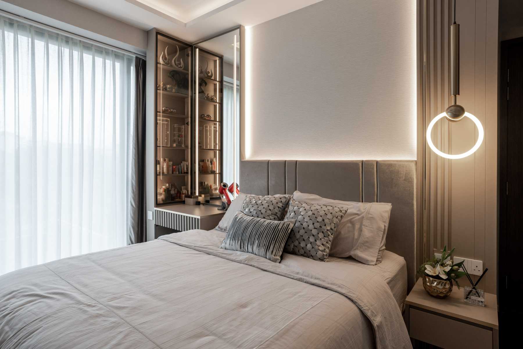 Modern Bedroom with Granite Floor and Marble Floor