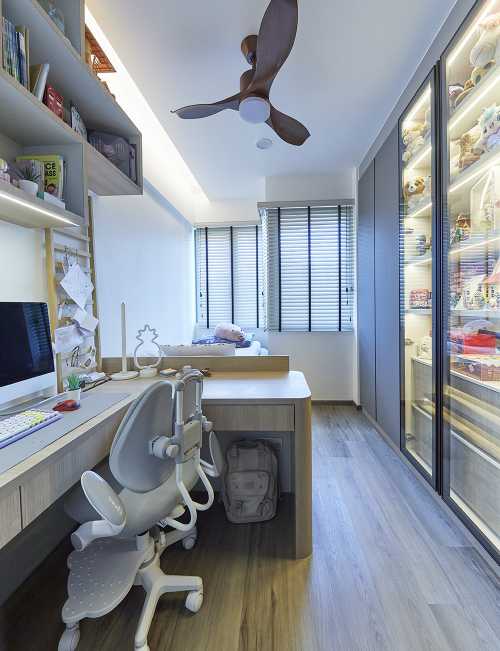 Contemporary Bedroom at Palm Gardens
