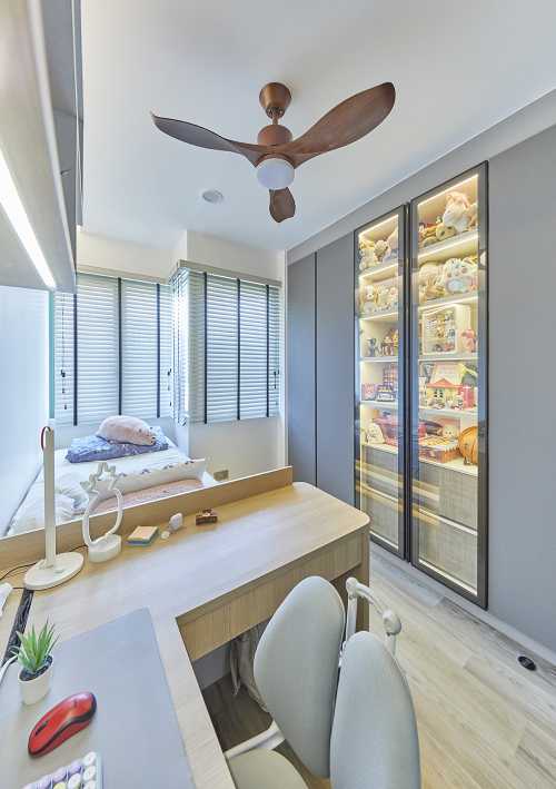 Contemporary Bedroom at Palm Gardens