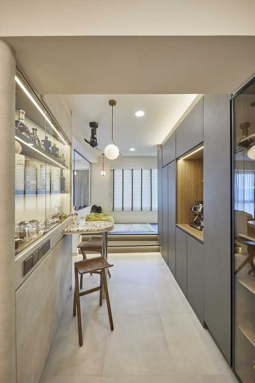Modern Entryway at Palm Gardens