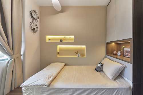 Modern Bedroom at Palm Gardens