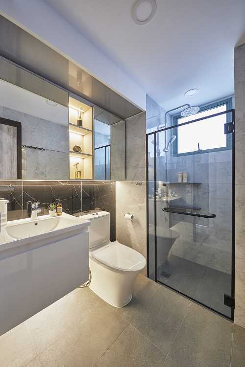 Modern Bathroom at Palm Gardens