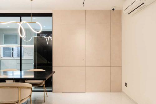 Contemporary Dining Room at Limau Villas
