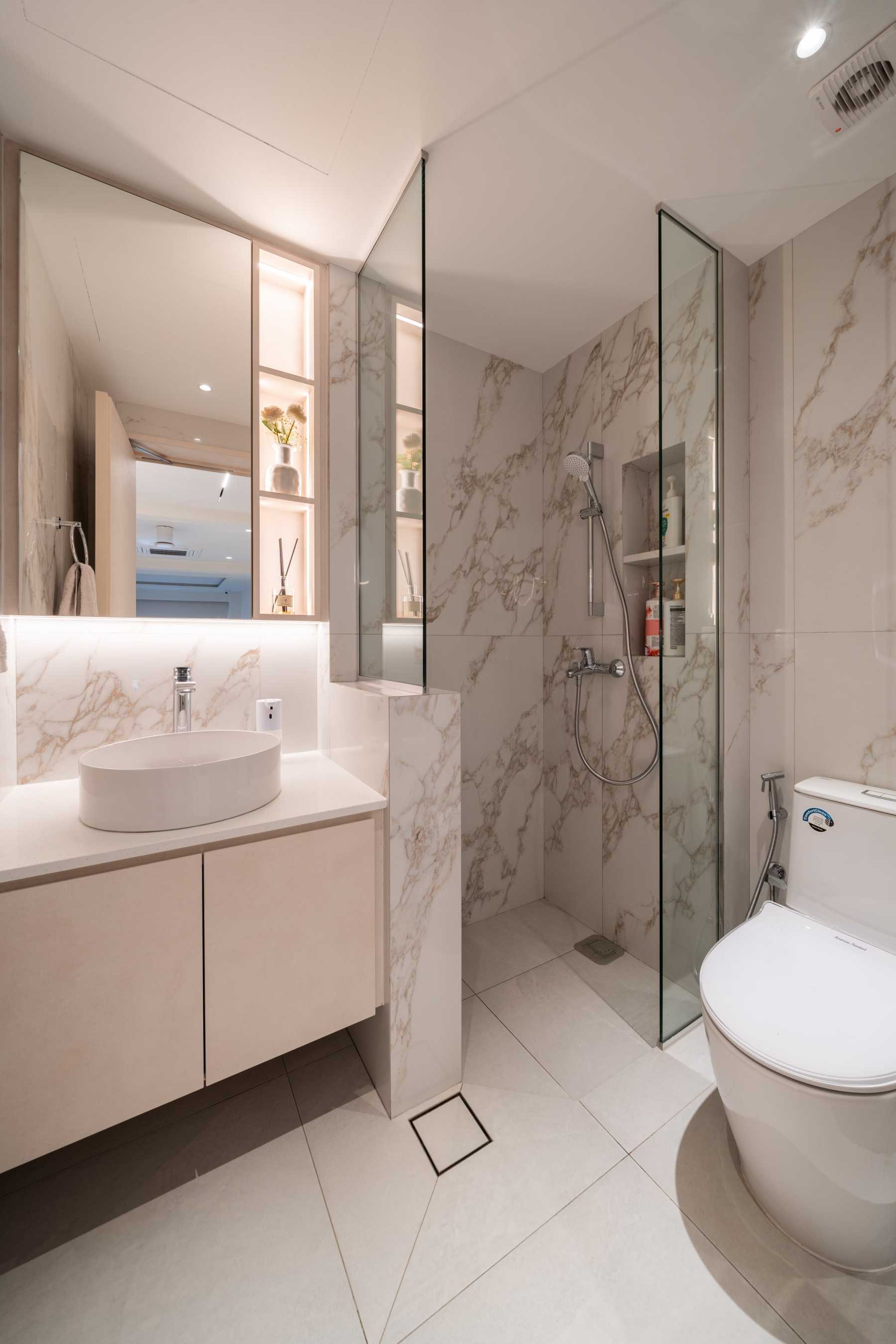 Contemporary Bathroom with Mirror and Shower Screen
