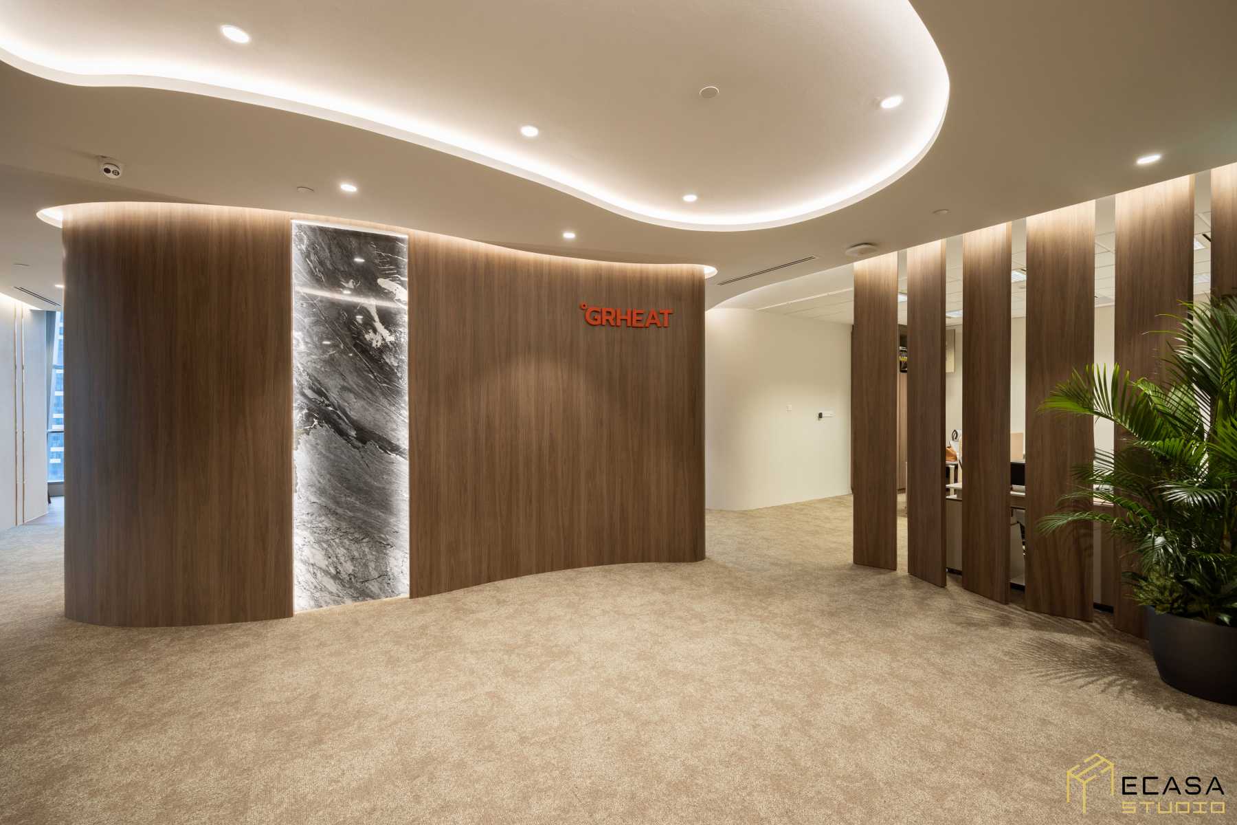 Modern Showroom with Feature Wall and Ceiling Light