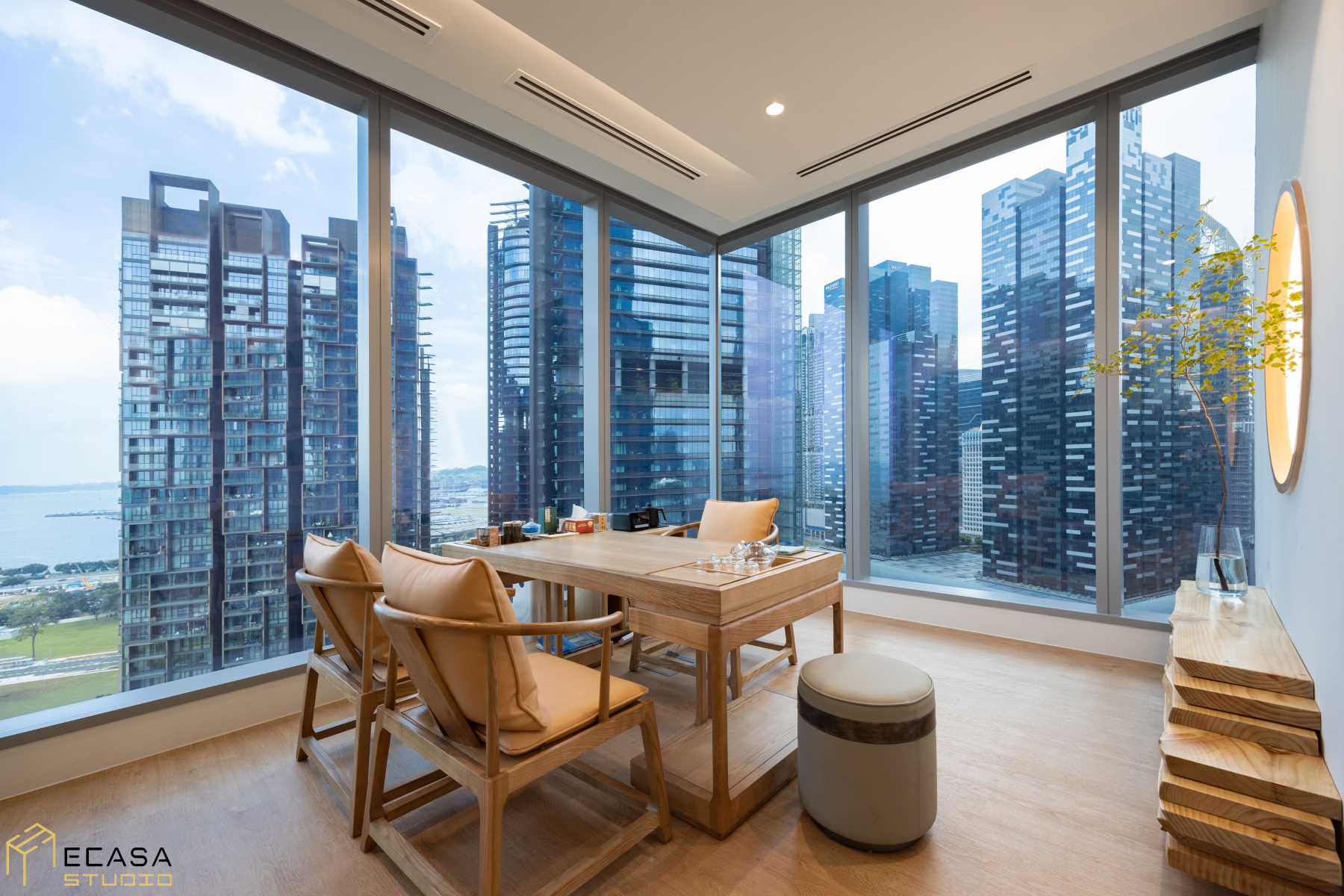Modern Office with Bookshelf and Desk