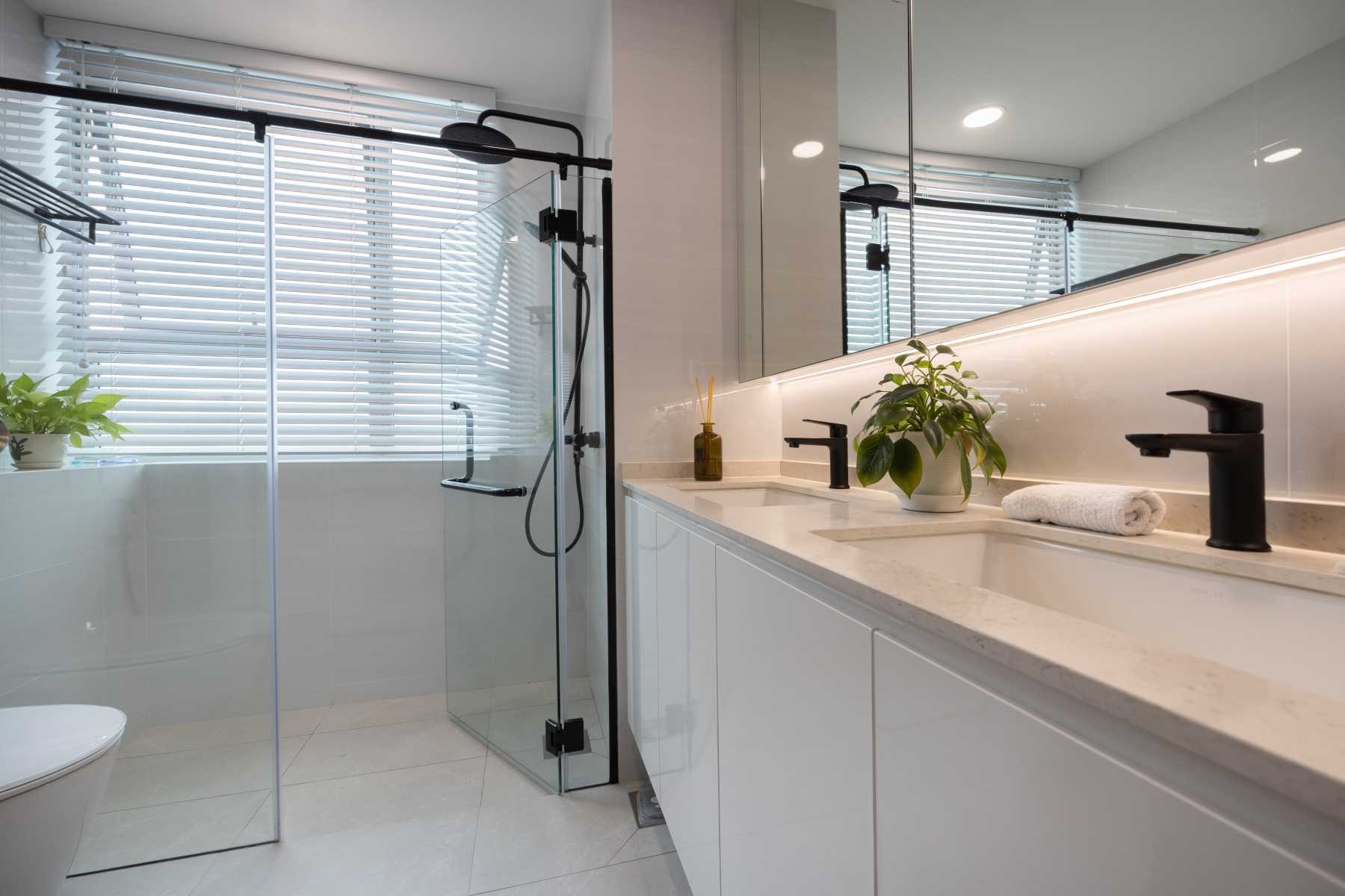 Modern Bathroom with Mirror and Shower Screen