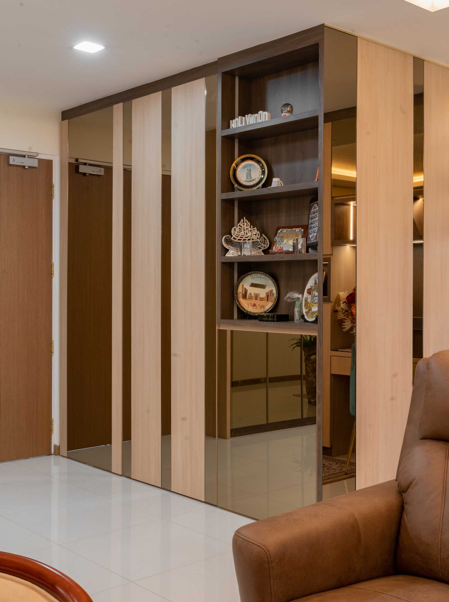 Scandinavian Living Room with Bookshelf and Countertop
