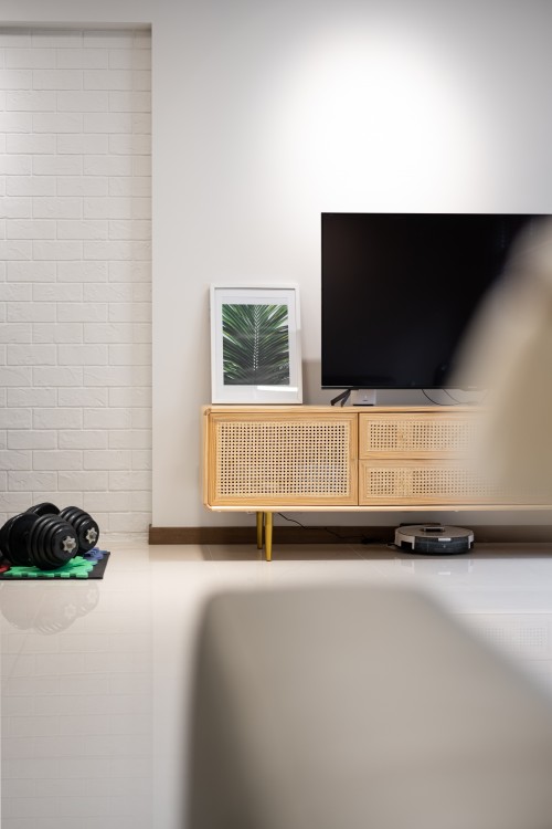 Contemporary Living Room at Blk 433C Bukit Batok West Ave 8