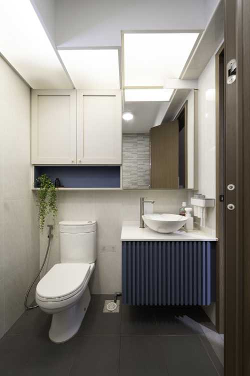 Contemporary Bathroom at Blk 433C Bukit Batok West Ave 8