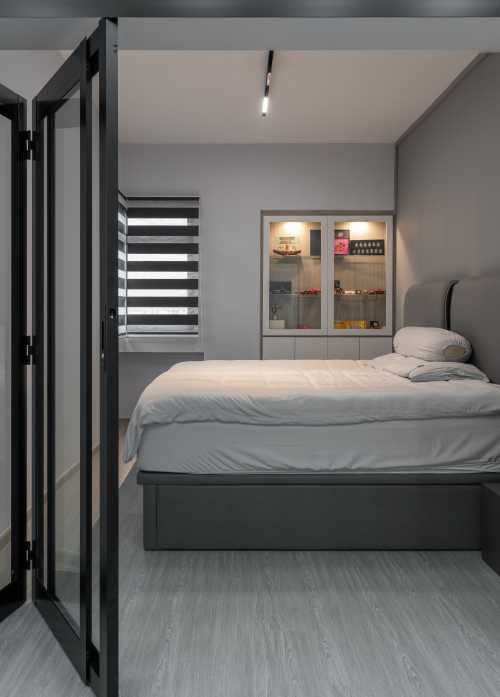 Modern Bedroom at Blk 251 Compassvale Street