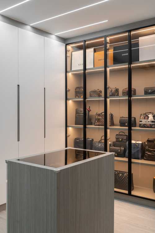 Modern Bedroom at Blk 251 Compassvale Street
