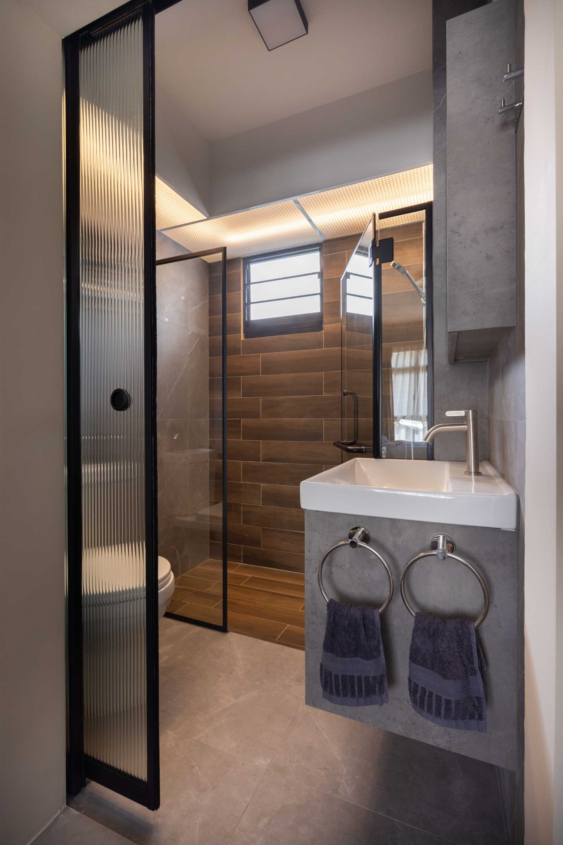 Scandinavian Bathroom with Countertop and Rainshower