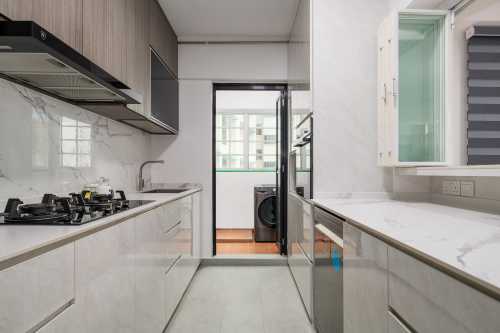 Contemporary Kitchen at 684C Jurong West Street 64