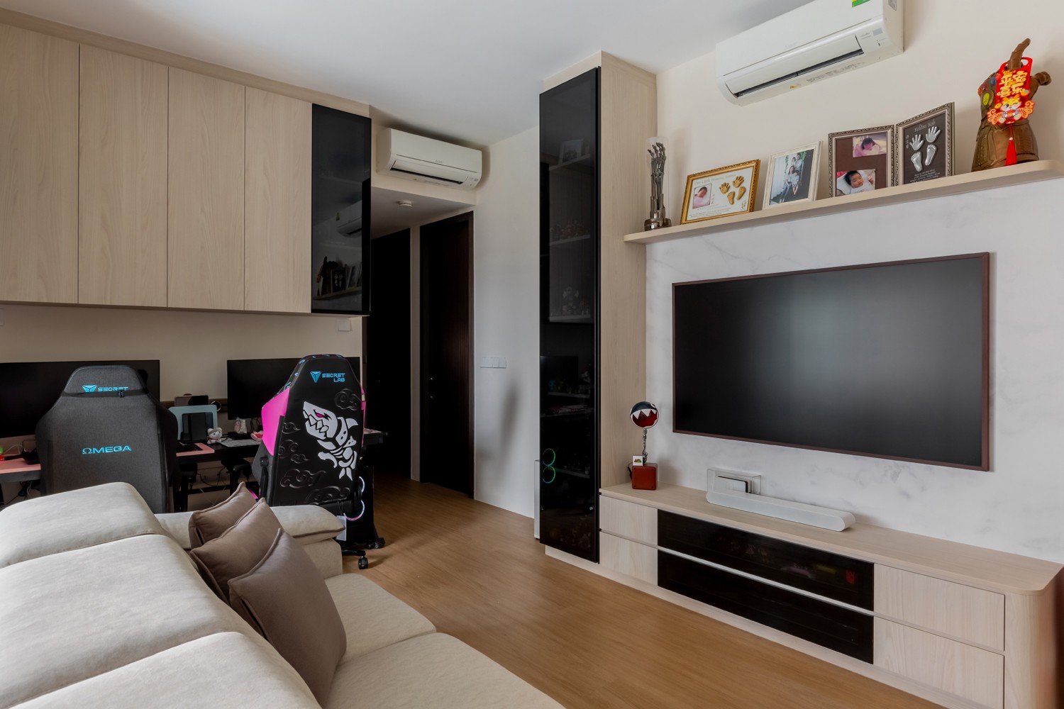 Scandinavian Living Room with Vinyl Flooring and TV Console