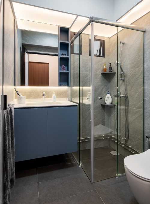 Contemporary Bathroom at 113A McNair Road
