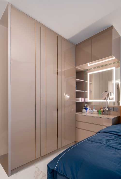 Contemporary Bedroom at 113A McNair Road