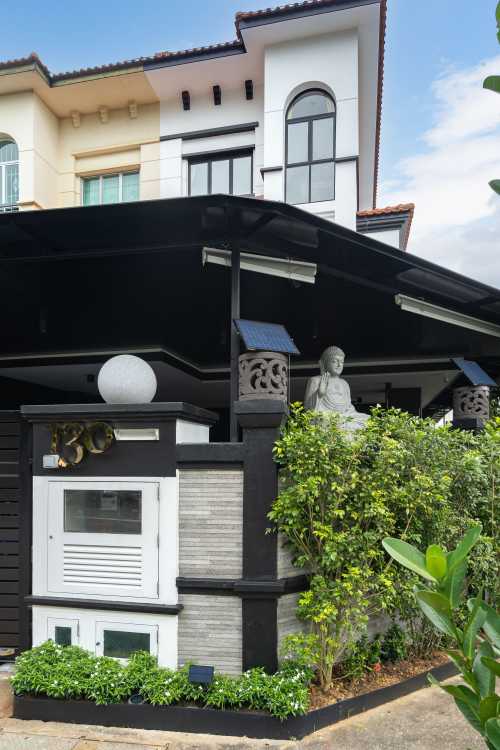 Modern Foyer at Villa Verde @ 130 Verde View