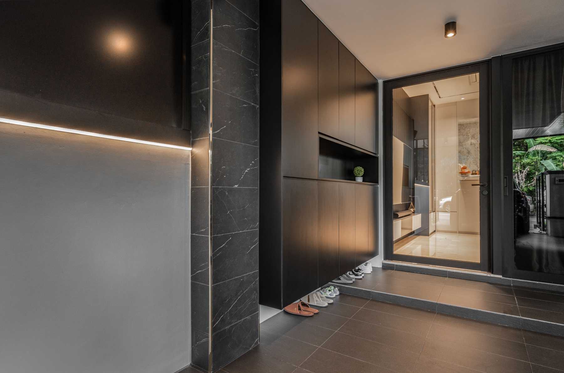 Modern Entryway with Mirror and Seating Bench