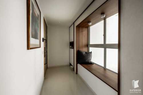 Contemporary Foyer at Alexandra View