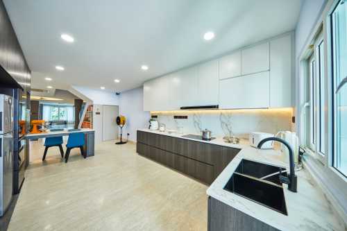 Minimalist Kitchen at Ah Soo Garden