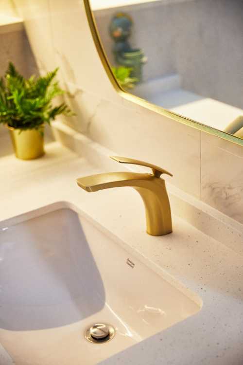 Minimalist Bathroom at Ah Soo Garden