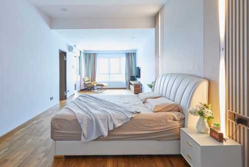 Minimalist Bedroom at Ah Soo Garden