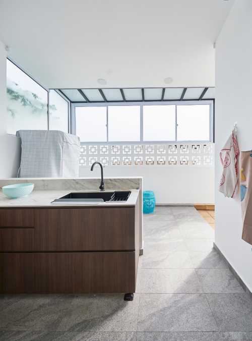 Minimalist Kitchen at Ah Soo Garden