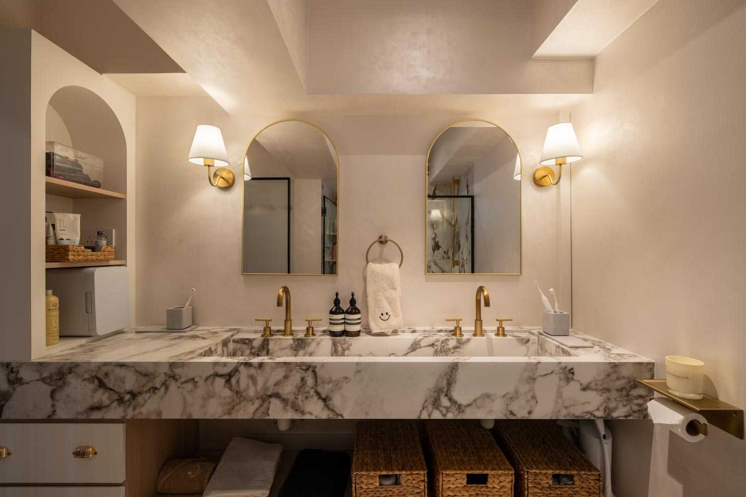 Minimalist Bathroom with Countertop and Marble Floor