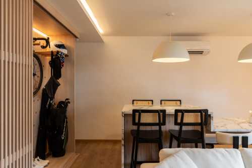 Minimalist Dining Room at 261A Sengkang East Ave