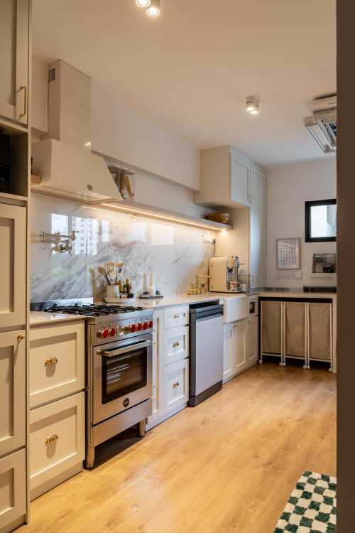 Minimalist Kitchen at 261A Sengkang East Ave