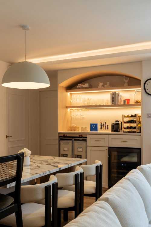 Minimalist Dining Room at 261A Sengkang East Ave