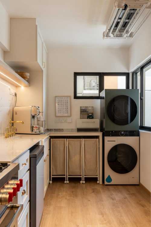 Minimalist Kitchen at 261A Sengkang East Ave