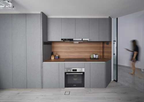 Modern Kitchen at 28 Bayshore Road
