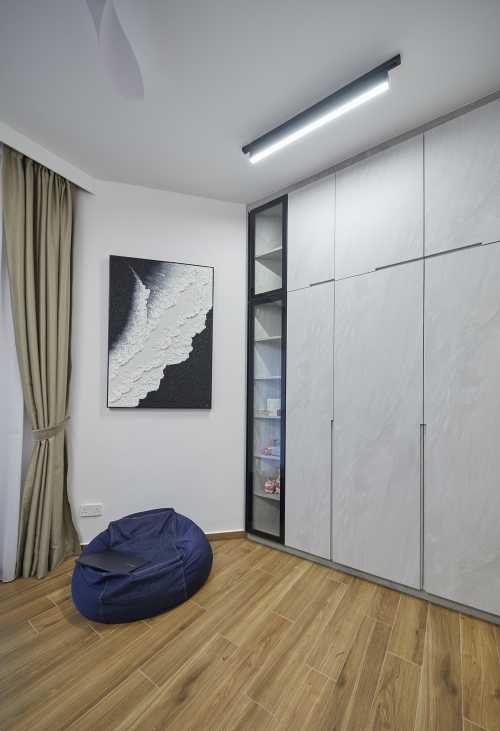 Modern Bedroom at 28 Bayshore Road
