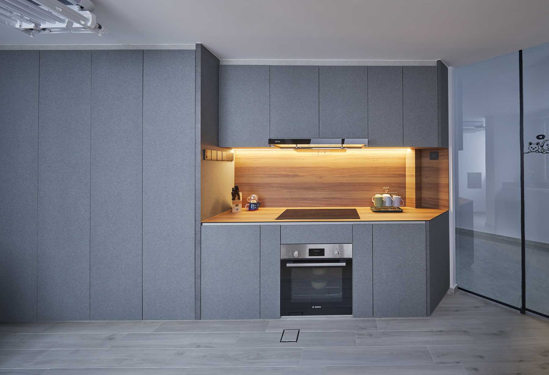 Modern Kitchen with Countertop and Granite Floor