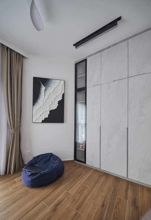 Modern Bedroom at 28 Bayshore Road