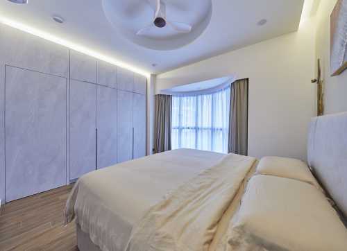 Modern Bedroom at 28 Bayshore Road