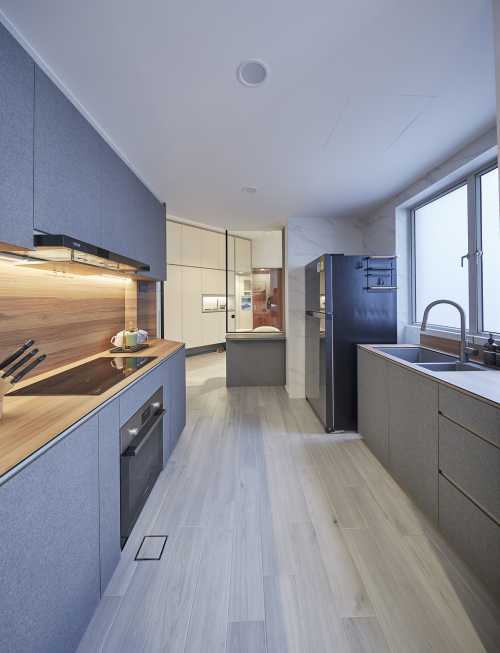 Modern Kitchen at 28 Bayshore Road