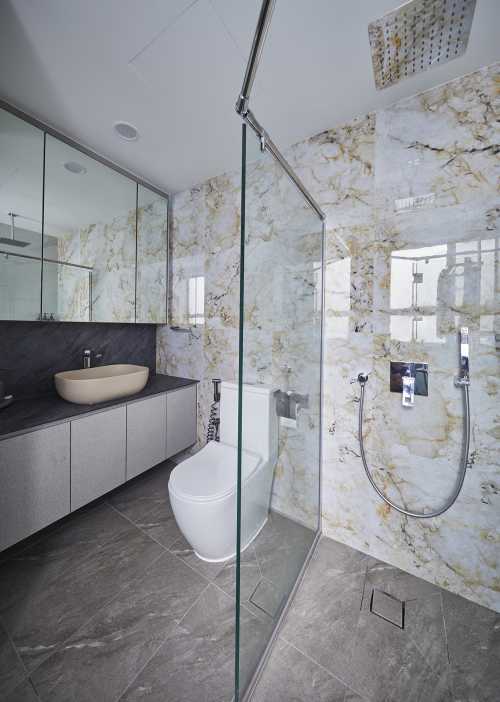 Modern Bathroom at 28 Bayshore Road