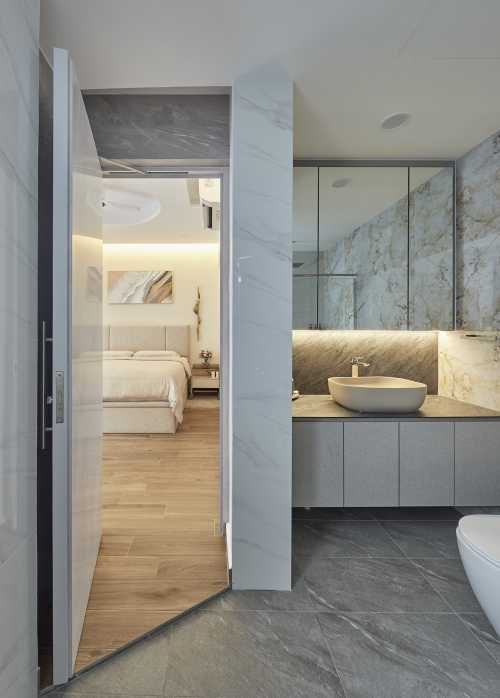 Modern Bathroom at 28 Bayshore Road