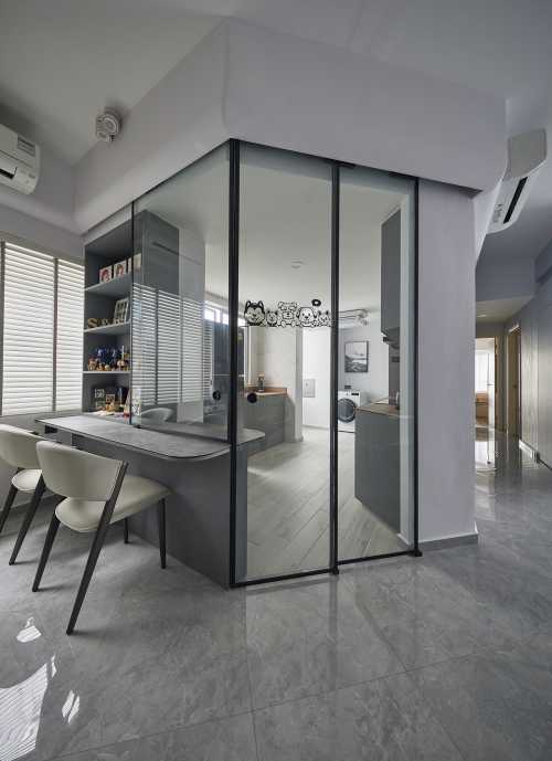 Modern Entryway at 28 Bayshore Road
