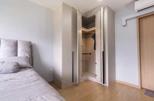 Minimalist Bedroom at Rivervale Shores