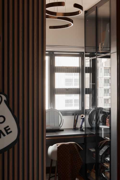 Minimalist Walk-in Wardrobe at Clementi Peaks