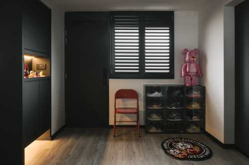 Modern Entryway at 25 Eunos Crescent