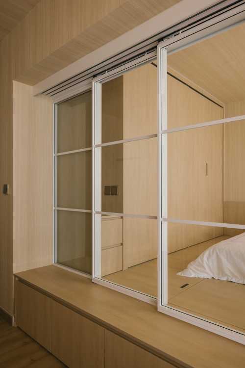 Modern Bedroom at 465A Fernvale Road
