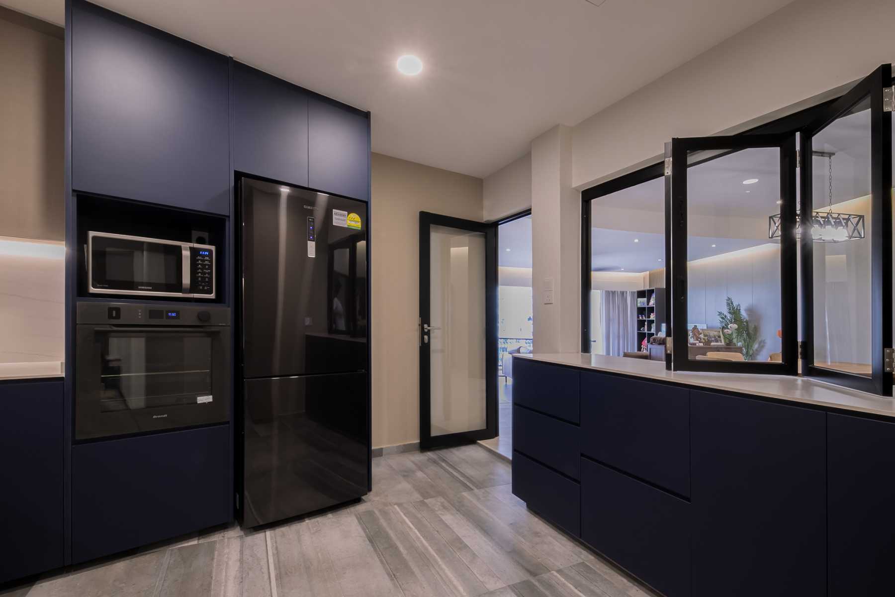 Contemporary Kitchen with Cupboard and Kitchen Accessories