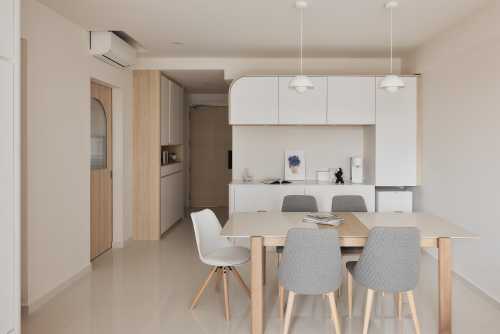 Modern Dining Room at Blue Horizon