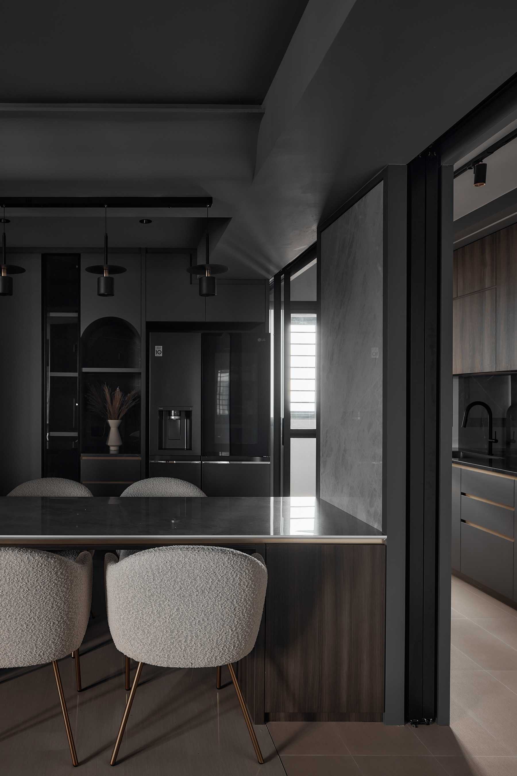 Modern Dining Room with Dining Table and Dining Chairs
