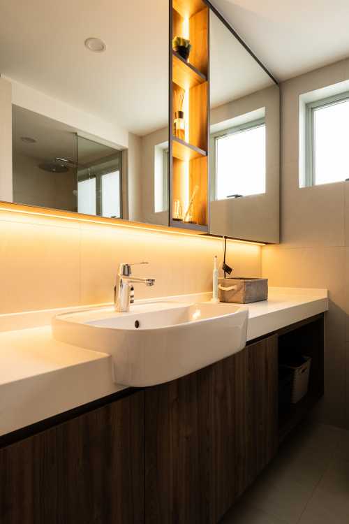 Contemporary Bathroom at Guilin View